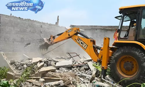 Bhubaneswar : 8 एकड़ सरकारी जमीन पर चला बेदखली अभियान Bhubaneswar : 8 एकड़ सरकारी जमीन पर चला बेदखली अभियान