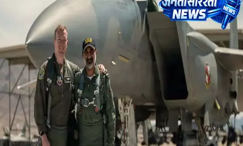भारत-अमेरिका रक्षा सहयोग की झलक: Air Chief Marshal A. P. Singh ने F-15EX फाइटर जेट में भरी उड़ान भारत-अमेरिका रक्षा सहयोग की झलक: Air Chief Marshal A. P. Singh ने F-15EX फाइटर जेट में भरी उड़ान