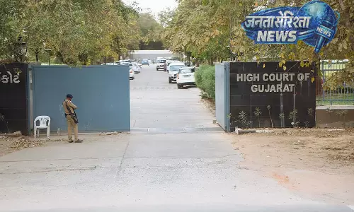 Gujarat HC ने आसाराम आश्रम की ज़मीन राज्य सरकार को सौंपने का रास्ता साफ़ कर दिया है Gujarat HC ने आसाराम आश्रम की ज़मीन राज्य सरकार को सौंपने का रास्ता साफ़ कर दिया है