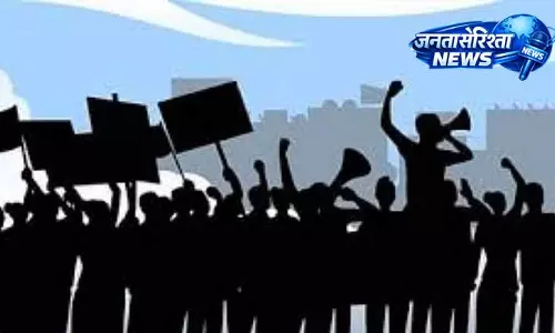 Chennai: नोएडा में श्रमिक संकट गहराया, प्रदर्शन ने प्रशासन का ध्यान खींचा Chennai: नोएडा में श्रमिक संकट गहराया, प्रदर्शन ने प्रशासन का ध्यान खींचा