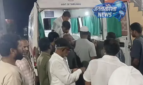 Tamil Nadu में हुए हादसे के शिकार लोगों के शव पहुंचने पर केरल के गांव में मातम पसरा हुआ है Tamil Nadu में हुए हादसे के शिकार लोगों के शव पहुंचने पर केरल के गांव में मातम पसरा हुआ है