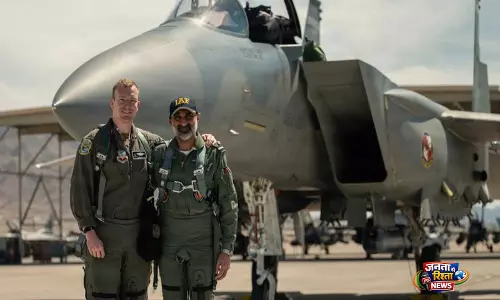 IAF प्रमुख एयर चीफ मार्शल AP सिंह ने नेलिस एयर फ़ोर्स बेस के दौरे के दौरान USAF F15EX सॉर्टी की IAF प्रमुख एयर चीफ मार्शल AP सिंह ने नेलिस एयर फ़ोर्स बेस के दौरे के दौरान USAF F15EX सॉर्टी की
