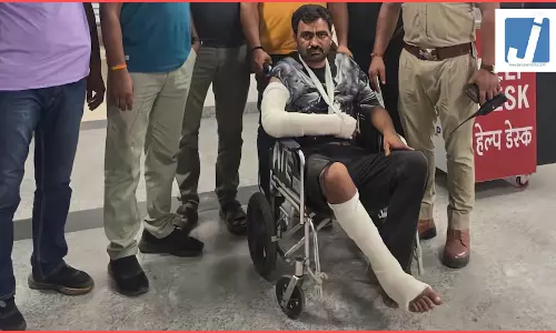 प्रेग्नेंट महिला से छेड़छाड़ का आरोपी दबोचा गया, वारदातों को अंजाम देने वाले के हाथ-पैर टूटे प्रेग्नेंट महिला से छेड़छाड़ का आरोपी दबोचा गया, वारदातों को अंजाम देने वाले के हाथ-पैर टूटे