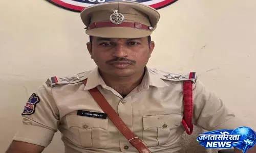 Rajapet SI लिंगा रेड्डी ने गांववालों से गर्मियों में होने वाली चोरियों के खिलाफ सतर्क रहने की अपील की