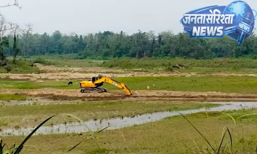 Assam : बजाली में पाहुमारा नदी किनारे अवैध मिट्टी खनन से पर्यावरण चिंता बढ़ी Assam : बजाली में पाहुमारा नदी किनारे अवैध मिट्टी खनन से पर्यावरण चिंता बढ़ी