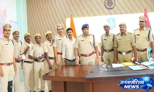 मेडक Home Guards को तमिलनाडु चुनाव से पहले किट दी गईं मेडक Home Guards को तमिलनाडु चुनाव से पहले किट दी गईं