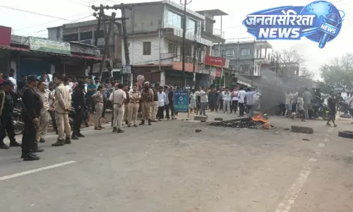 Assam : काकोपाथर सड़क हादसे में दो युवकों की मौत, स्थानीय लोगों ने NH-15 जाम किया Assam : काकोपाथर सड़क हादसे में दो युवकों की मौत, स्थानीय लोगों ने NH-15 जाम किया