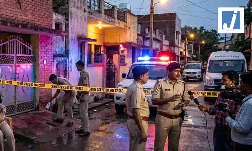 शराब कारोबारी के घर को बनाया निशाना, डकैती से हड़कंप शराब कारोबारी के घर को बनाया निशाना, डकैती से हड़कंप