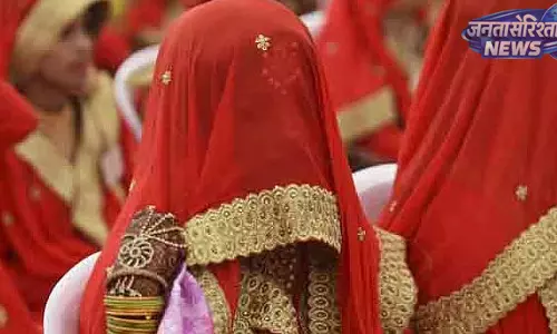 Indore: अक्षय तृतीया पर होने वाली 18 साल की दुल्हन और 13 साल के दूल्हे की शादी रोकी गई Indore: अक्षय तृतीया पर होने वाली 18 साल की दुल्हन और 13 साल के दूल्हे की शादी रोकी गई