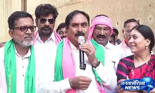 एर्राबेली दयाकर राव ने रेवंत रेड्डी को Construction के दौरान गिरे हुए घर की याद दिलाई एर्राबेली दयाकर राव ने रेवंत रेड्डी को Construction के दौरान गिरे हुए घर की याद दिलाई