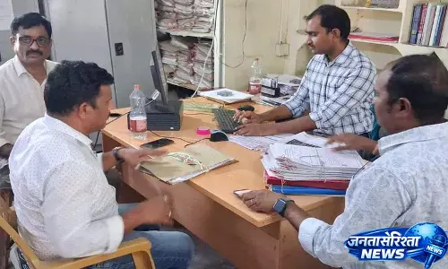 विजिलेंस ने बीबीनगर Sub-Registrar Office में सरप्राइज सर्च किया विजिलेंस ने बीबीनगर Sub-Registrar Office में सरप्राइज सर्च किया