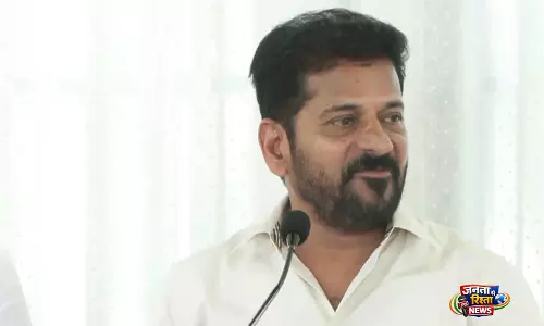 रेवंत रेड्डी ने संविधान संशोधन विधेयक पर BJP पर निशाना साधा रेवंत रेड्डी ने संविधान संशोधन विधेयक पर BJP पर निशाना साधा