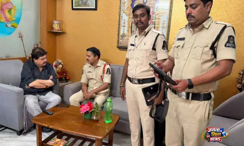 महिला आरक्षण विधेयक को लेकर विरोध प्रदर्शन से पहले तेलंगाना BJP प्रमुख रामचंद्र राव को नज़रबंद किया गया महिला आरक्षण विधेयक को लेकर विरोध प्रदर्शन से पहले तेलंगाना BJP प्रमुख रामचंद्र राव को नज़रबंद किया गया