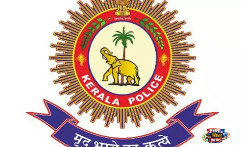 लोन ऐप उत्पीड़न मामला: केरल पुलिस ने Noida से मुख्य आरोपी को किया गिरफ्तार लोन ऐप उत्पीड़न मामला: केरल पुलिस ने Noida से मुख्य आरोपी को किया गिरफ्तार
