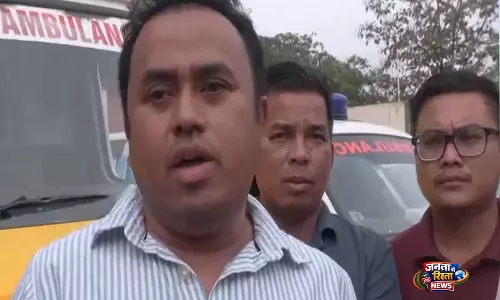 Imphal में एम्बुलेंस कर्मचारियों पर हमले का आरोप Imphal में एम्बुलेंस कर्मचारियों पर हमले का आरोप