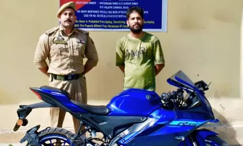 नशा तस्करी से अर्जित संपत्ति पर कार्रवाई, तस्कर की मोटरसाइकिल जब्त नशा तस्करी से अर्जित संपत्ति पर कार्रवाई, तस्कर की मोटरसाइकिल जब्त