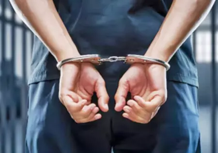 दक्षिणी दिल्ली में पिता-पुत्र की हत्या करने वाले आरोपी को पुलिस ने किया गिरफ्तार दक्षिणी दिल्ली में पिता-पुत्र की हत्या करने वाले आरोपी को पुलिस ने किया गिरफ्तार