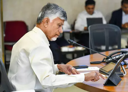 महिला आरक्षण पर केरल कांग्रेस और सीएम नायडू के बीच सियासी टकराव महिला आरक्षण पर केरल कांग्रेस और सीएम नायडू के बीच सियासी टकराव