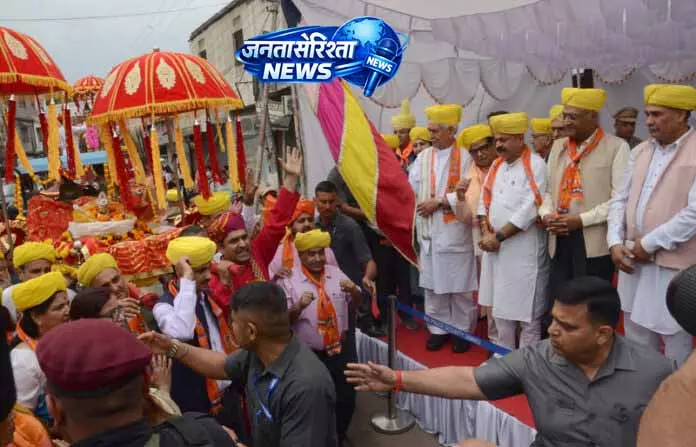 Parshuram Jayanti पर एलजी ने शोभा यात्रा को दिखाई हरी झंडी Parshuram Jayanti पर एलजी ने शोभा यात्रा को दिखाई हरी झंडी