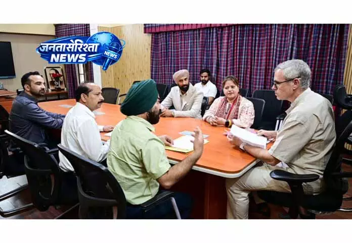 जन समस्याओं पर CM का फोकस, समयबद्ध कार्रवाई का वादा जन समस्याओं पर CM का फोकस, समयबद्ध कार्रवाई का वादा