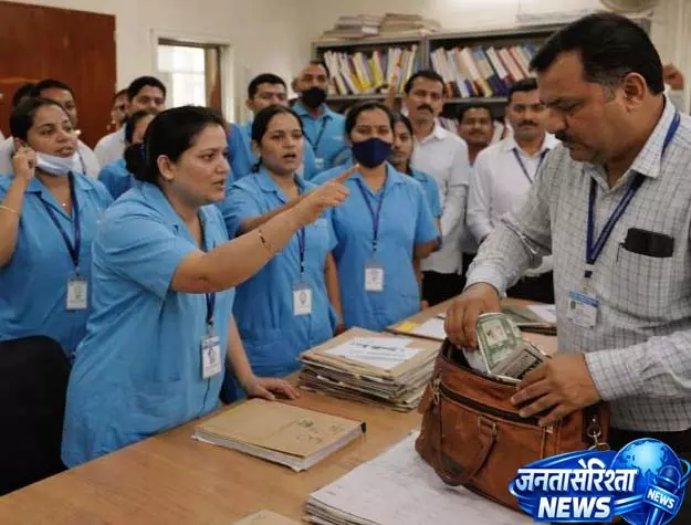 पिंपरी-चिंचवड़ नगर निगम ने PF Default पर ठेकेदार को नोटिस जारी किया पिंपरी-चिंचवड़ नगर निगम ने PF Default पर ठेकेदार को नोटिस जारी किया
