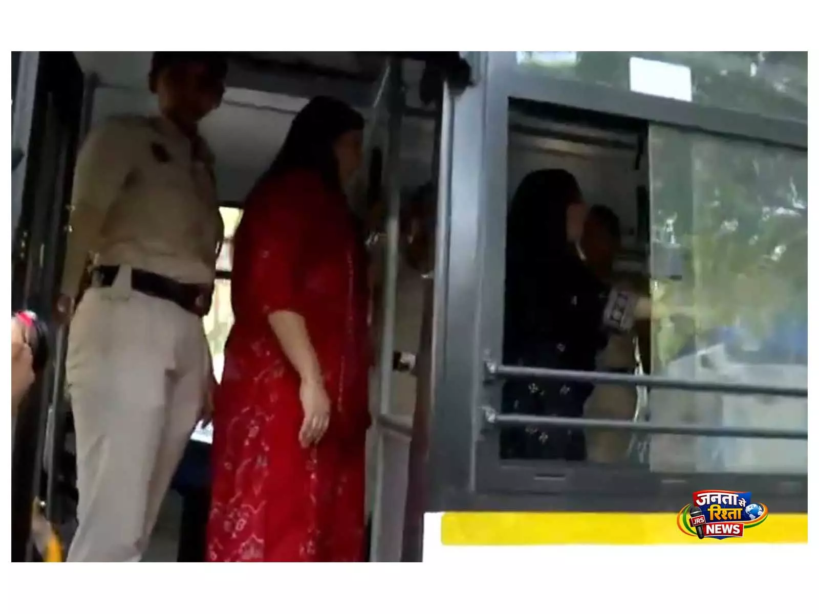 Delhi में प्रदर्शन के दौरान पुलिस की कार्रवाई Delhi में प्रदर्शन के दौरान पुलिस की कार्रवाई