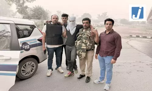 मुठभेड़ के बाद दो बदमाश गिरफ्तार, 24 घंटे के अंदर हत्या की कोशिश के मामले को सुलझाया मुठभेड़ के बाद दो बदमाश गिरफ्तार, 24 घंटे के अंदर हत्या की कोशिश के मामले को सुलझाया
