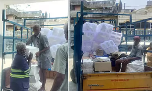 Tamil Nadu : पोलिंग स्टेशनों के लिए सामग्री तैयार है Tamil Nadu : पोलिंग स्टेशनों के लिए सामग्री तैयार है