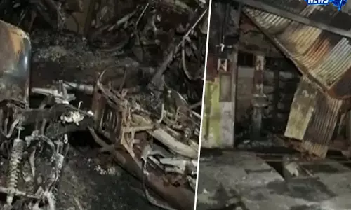 Gujarats के धंधुका में बाइक हादसे के बाद हिंसक झड़प, दो गिरफ्तार, इलाके में दहशत Gujarats के धंधुका में बाइक हादसे के बाद हिंसक झड़प, दो गिरफ्तार, इलाके में दहशत