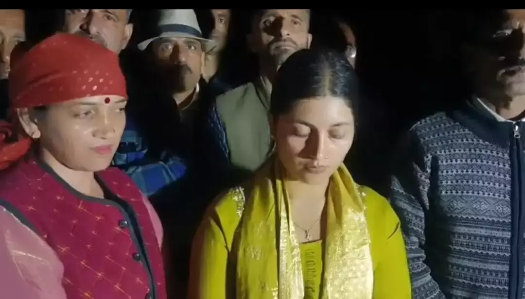 Nahan: बयान पर घिरी इशिता पुंडीर, मांगी सार्वजनिक माफी Nahan: बयान पर घिरी इशिता पुंडीर, मांगी सार्वजनिक माफी