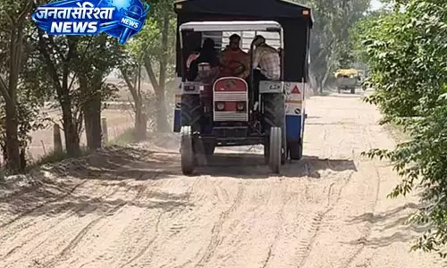 Fazilka में 132 करोड़ के बावजूद सड़कें बदहाल Fazilka में 132 करोड़ के बावजूद सड़कें बदहाल