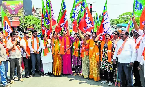 Karnataka : भाजपा ने कांग्रेस के खिलाफ प्रदर्शन किया
