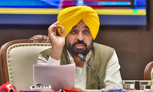 Chandigarh: गुरु ग्रंथ साहिब की बेअदबी पर सख्त कानून लागू Chandigarh: गुरु ग्रंथ साहिब की बेअदबी पर सख्त कानून लागू