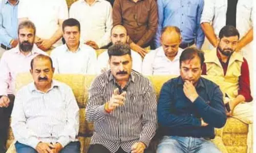 Jammu: पवन खजूरिया ने बुनियादी सुविधाओं पर चिंता जताई Jammu: पवन खजूरिया ने बुनियादी सुविधाओं पर चिंता जताई