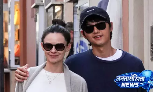 Song Joong Ki और कैटी लुईस सॉन्डर्स 3 साल में पहली बार पब्लिक में दिखे