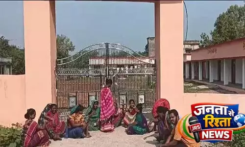 Jajpur: नशे में धुत हेडमास्टर पर छात्रों को प्रताड़ित करने का आरोप, 10 से अधिक घायल
