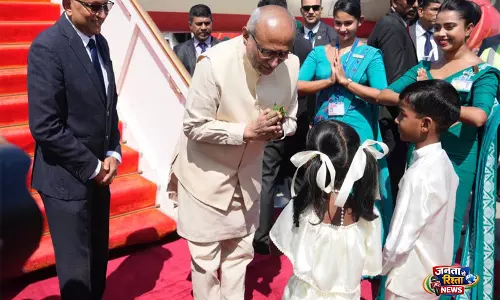 उपराष्ट्रपति सीपी राधाकृष्णन पदभार ग्रहण करने के बाद अपनी पहली विदेश यात्रा पर पहुंचे Sri Lanka उपराष्ट्रपति सीपी राधाकृष्णन पदभार ग्रहण करने के बाद अपनी पहली विदेश यात्रा पर पहुंचे Sri Lanka
