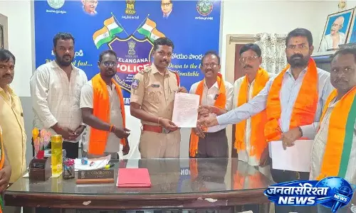 Hindu Groups ने प्रकाश राज के खिलाफ शिकायत दर्ज कराई