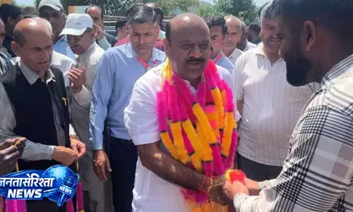 Jammu: नौशेरा में उपमुख्यमंत्री ने जनता से संवाद किया Jammu: नौशेरा में उपमुख्यमंत्री ने जनता से संवाद किया