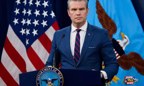 Pete Hegseth ने होर्मुज़ जलडमरूमध्य रिपोर्टों को फेक बताया Pete Hegseth ने होर्मुज़ जलडमरूमध्य रिपोर्टों को फेक बताया