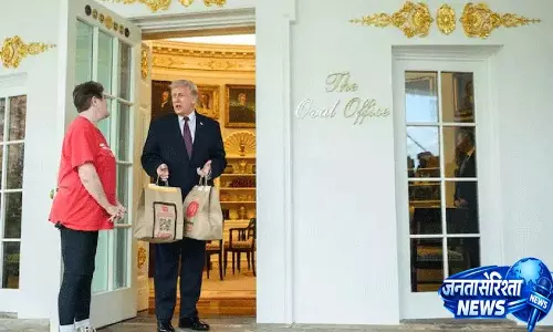 Trump ने ‘टिप्स टैक्स छूट’ के लिए एनिवर्सरी कैंपेन को “सस्ता” बताया Trump ने ‘टिप्स टैक्स छूट’ के लिए एनिवर्सरी कैंपेन को “सस्ता” बताया
