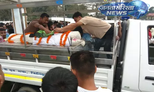Assam : काकोपाथर हादसे में मारे गए युवाओं के लिए हज़ारों लोगों ने शोक जताया Assam : काकोपाथर हादसे में मारे गए युवाओं के लिए हज़ारों लोगों ने शोक जताया