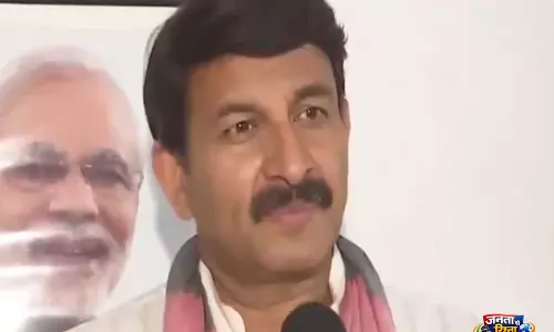 Manoj Tiwari ने महिला आरक्षण बिल पर विपक्ष को घेरा Manoj Tiwari ने महिला आरक्षण बिल पर विपक्ष को घेरा