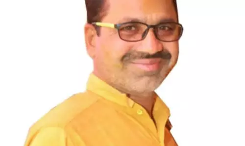 येदे अकती आगे येदे अकती आगे