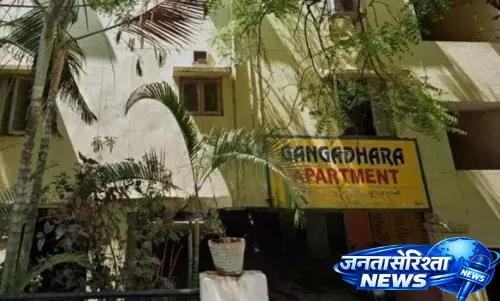Malakpet apartment में न्यूड घुसपैठिए के घुसने की कोशिश से लोग परेशान Malakpet apartment में न्यूड घुसपैठिए के घुसने की कोशिश से लोग परेशान