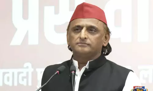 SP प्रमुख अखिलेश यादव ने महिला आरक्षण को लेकर केंद्र पर साधा निशाना SP प्रमुख अखिलेश यादव ने महिला आरक्षण को लेकर केंद्र पर साधा निशाना