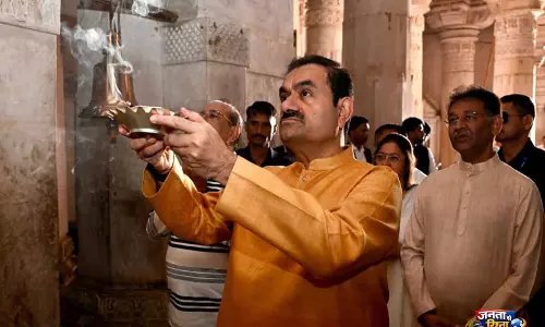 Gujarat: गौतम अडानी ने अक्षय तृतीया पर तरंगा जैन मंदिर में की पूजा