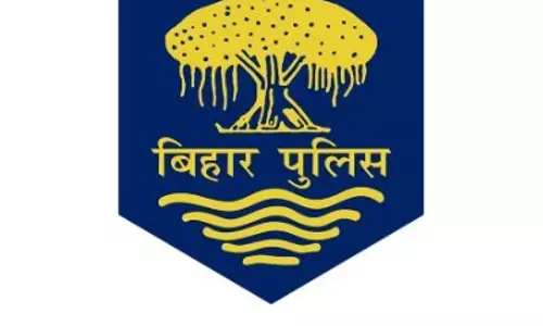 पटना में दिनदहाड़े आभूषण दुकान में लूटपाट, पुलिस की विशेष टीम गठित पटना में दिनदहाड़े आभूषण दुकान में लूटपाट, पुलिस की विशेष टीम गठित
