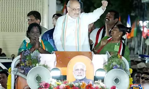Amit Shah ने Chennai में Roadshow किया, Kapaleeswarar Temple में पूजा-अर्चना की Amit Shah ने Chennai में Roadshow किया, Kapaleeswarar Temple में पूजा-अर्चना की