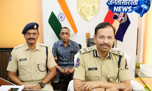 Operation Octopus 2.0: साइबर ठगी नेटवर्क का भंडाफोड़, 32 बैंक अधिकारी समेत 52 गिरफ्तार Operation Octopus 2.0: साइबर ठगी नेटवर्क का भंडाफोड़, 32 बैंक अधिकारी समेत 52 गिरफ्तार